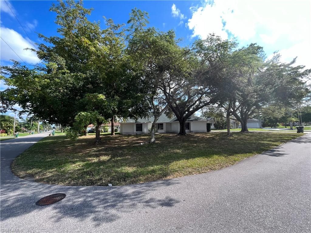 3705 SE 18th PL CAPE CORAL, FL 33904