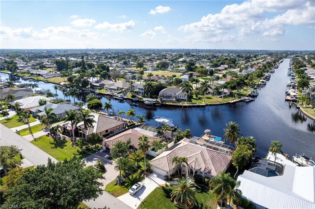 1238 SE 21st AVE CAPE CORAL, FL 33990