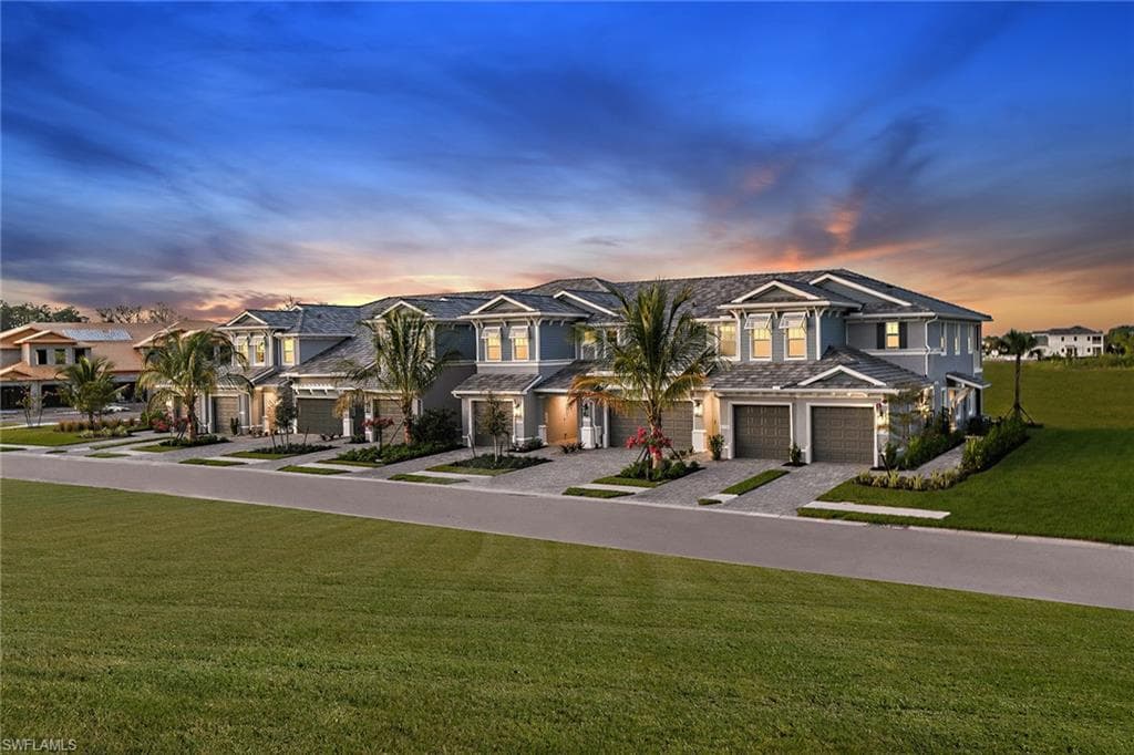 2549 Seychelles DR 503 NAPLES, FL 34112
