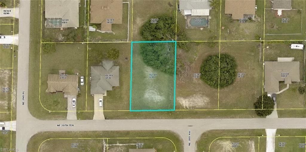 227 NE 30th TER CAPE CORAL, FL 33909