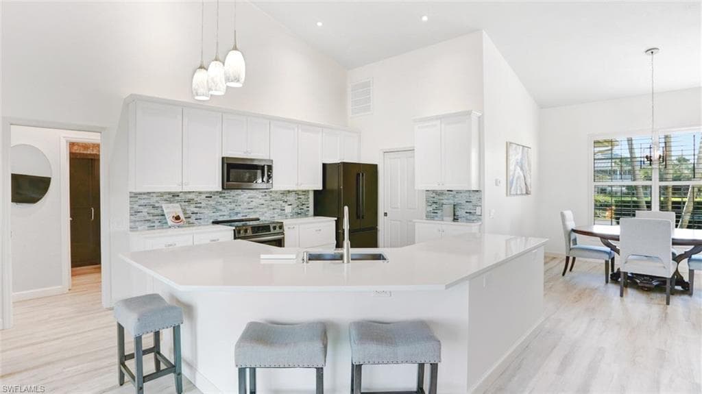 27031 Homewood DR BONITA SPRINGS, FL 34135