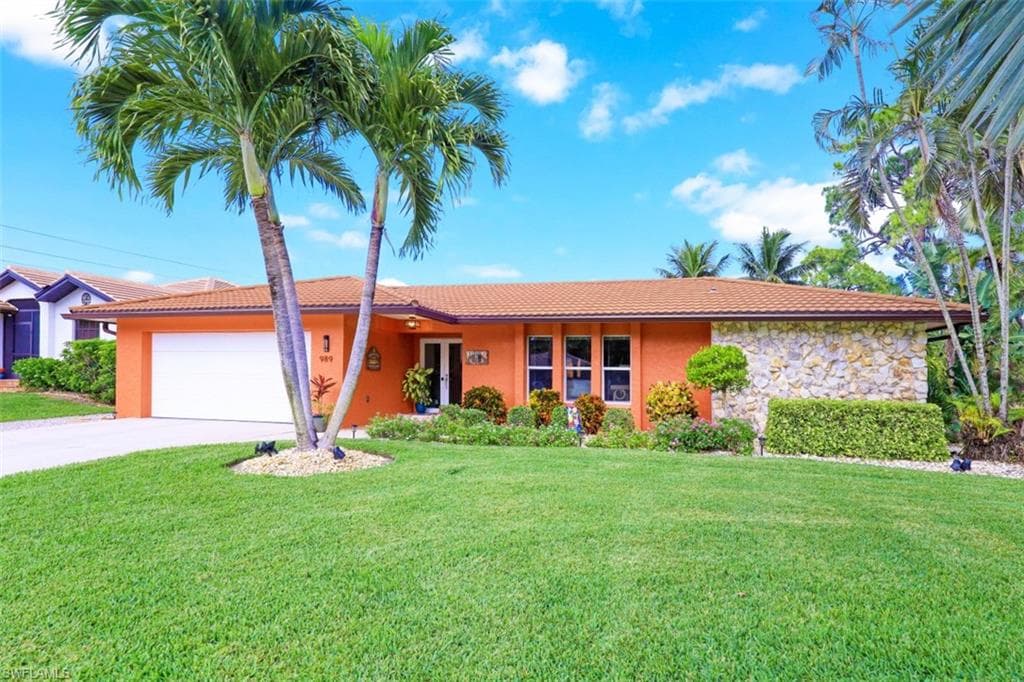 989 Valley DR E BONITA SPRINGS, FL 34134