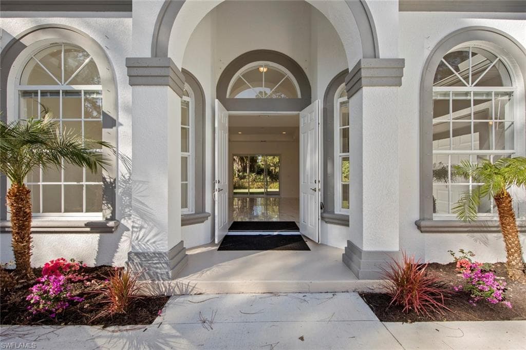 581 1st ST NW NAPLES, FL 34120