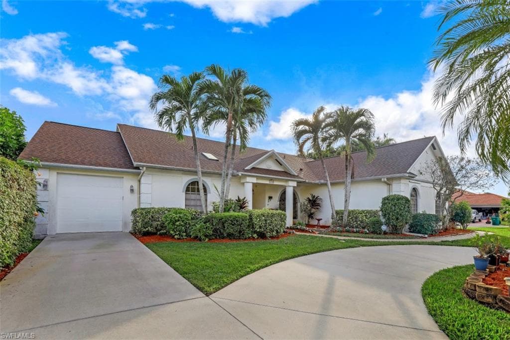 5200 Berkeley DR NAPLES, FL 34112