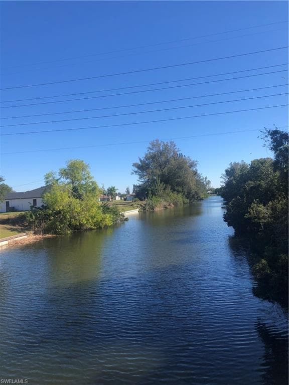 2251 SW 2nd TER CAPE CORAL, FL 33991