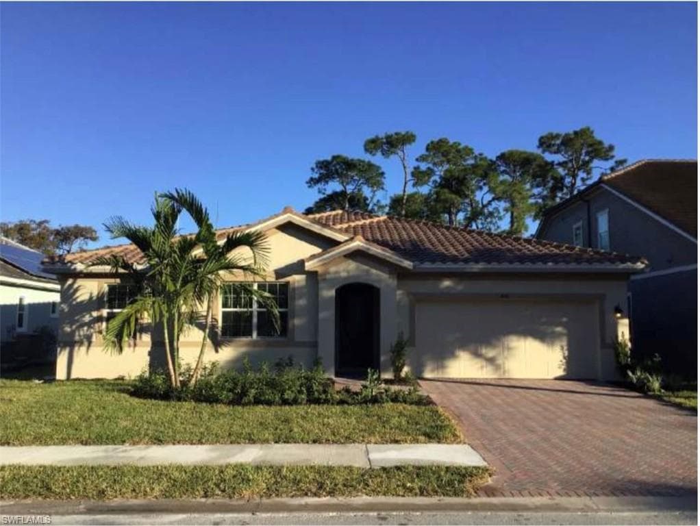 3741 Helmsman DR NAPLES, FL 34120