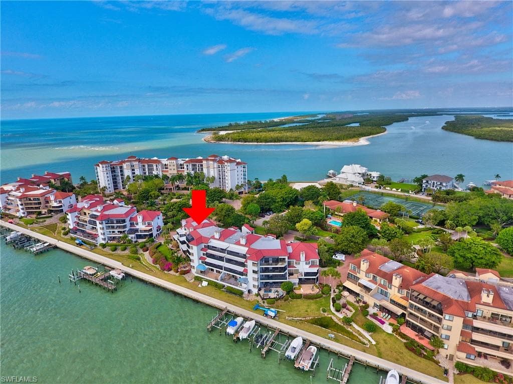 310 La Peninsula BLVD 310 NAPLES, FL 34113