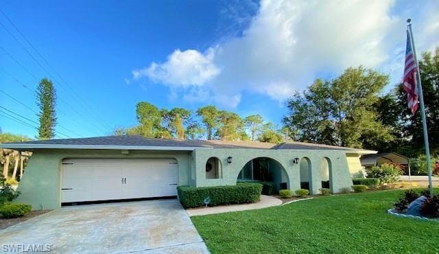 6835 Autumn CT NORTH FORT MYERS, FL 33903
