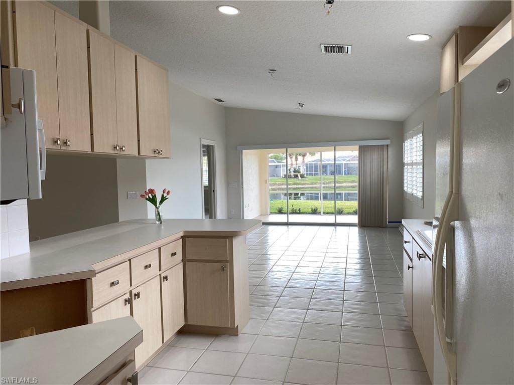 3162 Andorra CT NAPLES, FL 34109