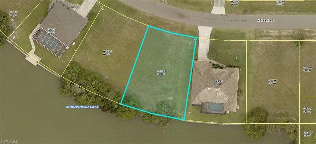 626 NE 8th ST CAPE CORAL, FL 33909