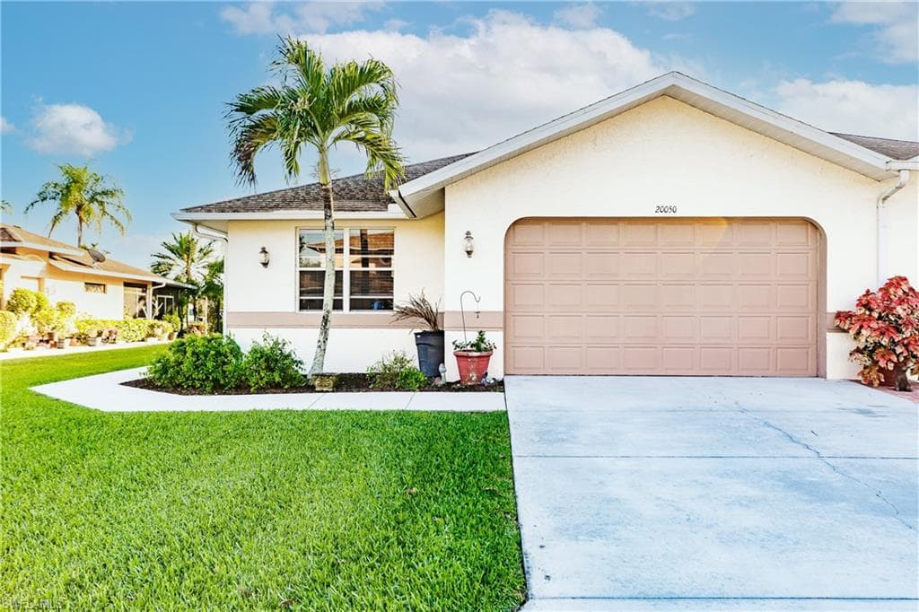 20050 Lake Vista CIR LEHIGH ACRES, FL 33936