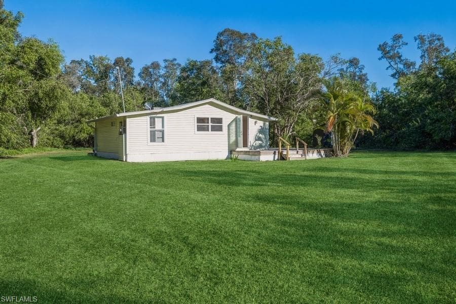18441 Pioneer RD FORT MYERS, FL 33908
