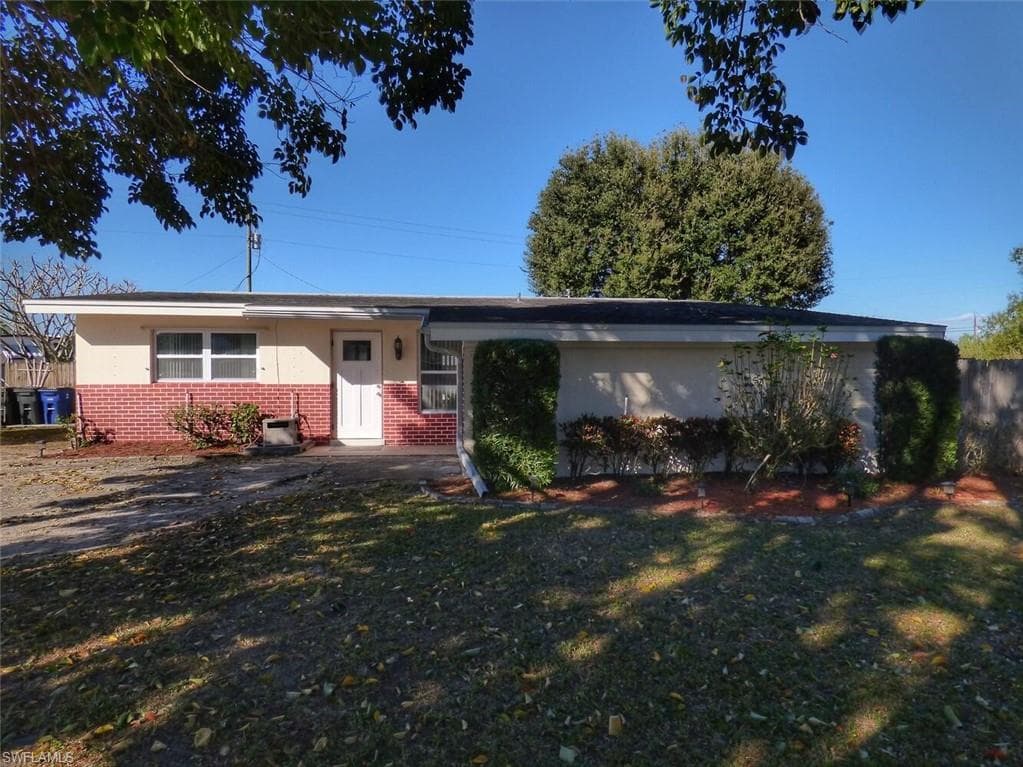 293 Chalmer DR NORTH FORT MYERS, FL 33917