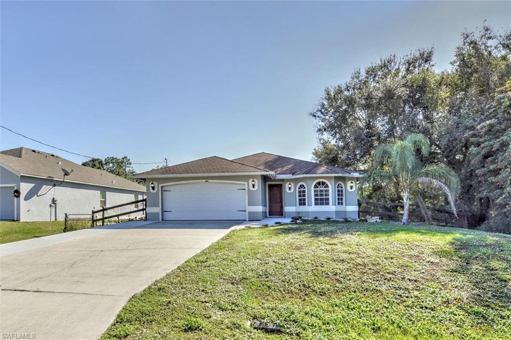 3855 Heyburn ST FORT MYERS, FL 33905