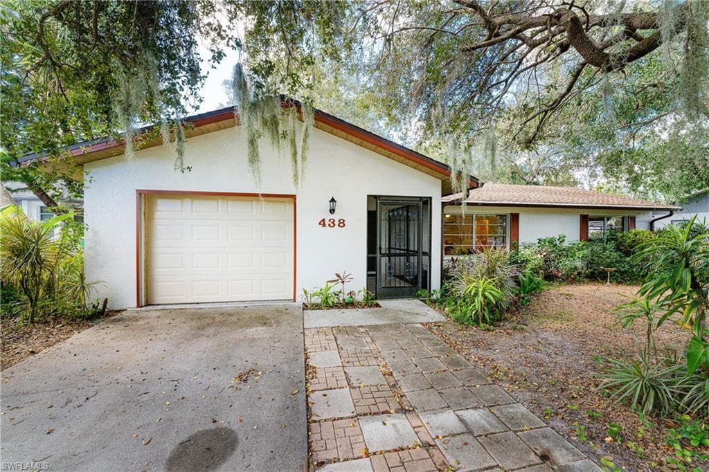 438 Chamber ST NW PORT CHARLOTTE, FL 33948