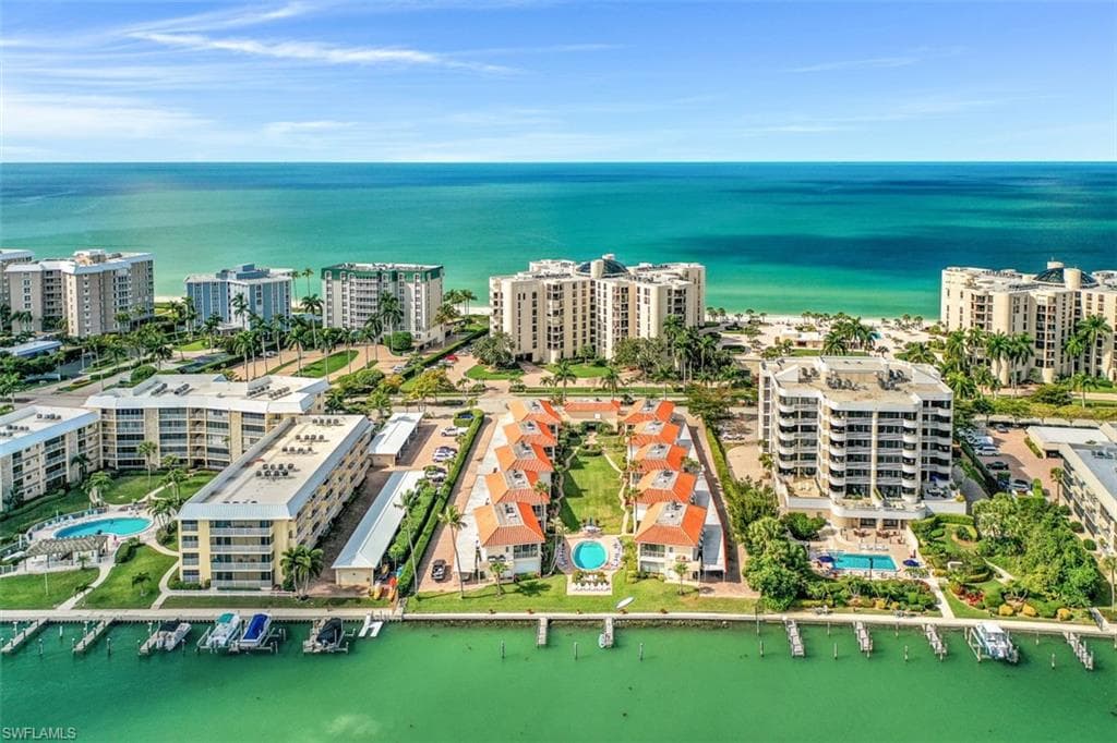 3070 Gulf Shore BLVD N 207 NAPLES, FL 34103
