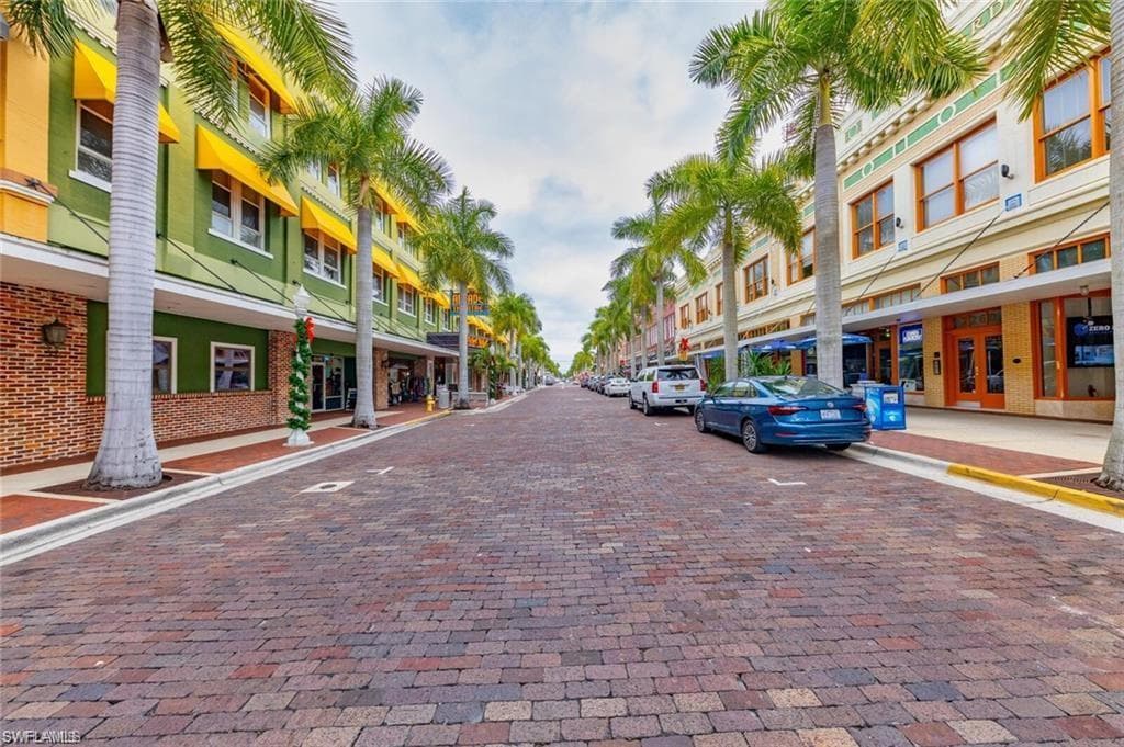 2260 1st ST 205 FORT MYERS, FL 33901