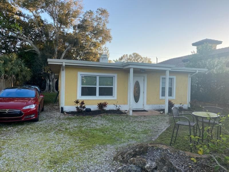 682 101st AVE N NAPLES, FL 34108