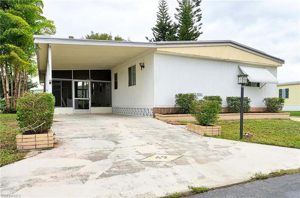 49 Covey LN 49 NAPLES, FL 34114