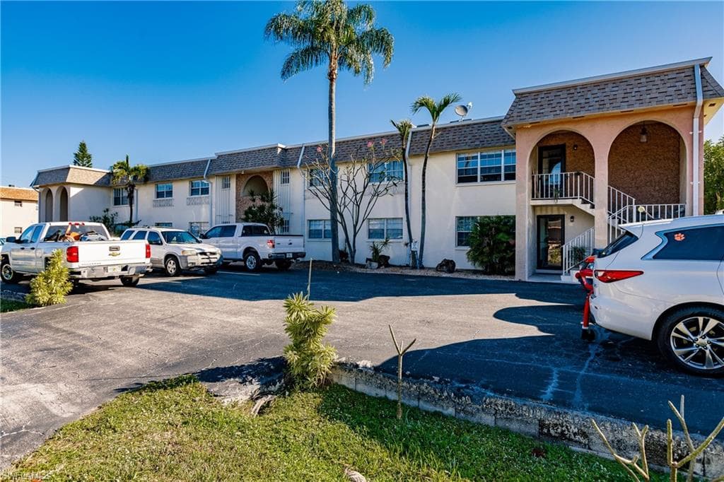 4931 Vincennes CT 10 CAPE CORAL, FL 33904