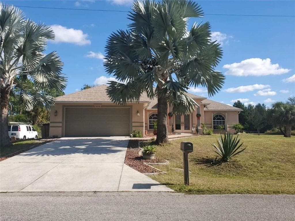 1016 Cleveland AVE LEHIGH ACRES, FL 33972