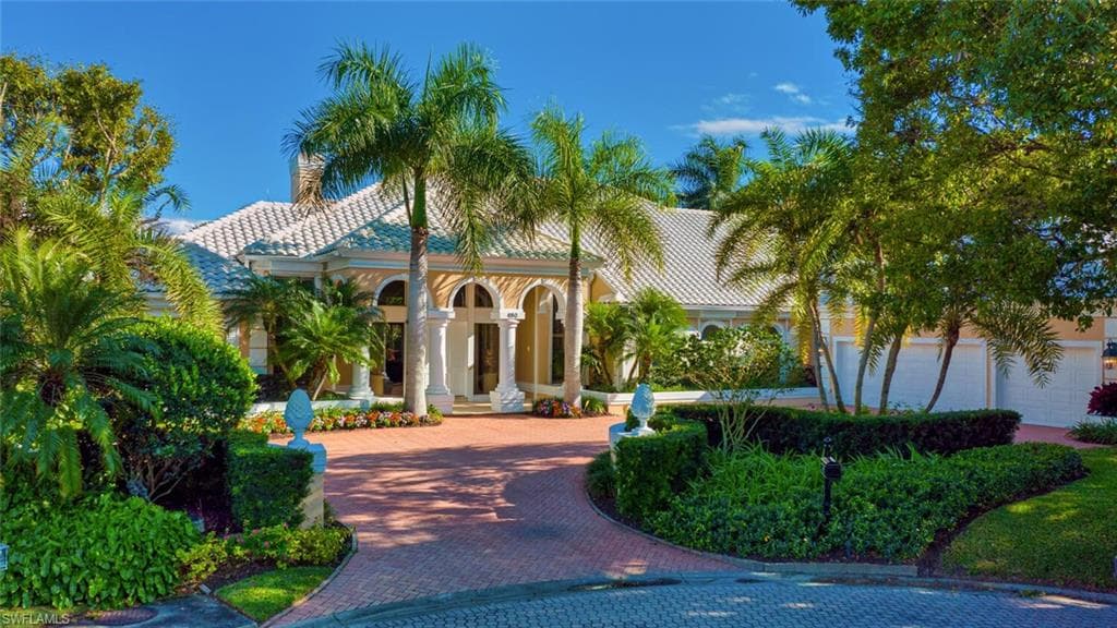 690 Lismore LN NAPLES, FL 34108