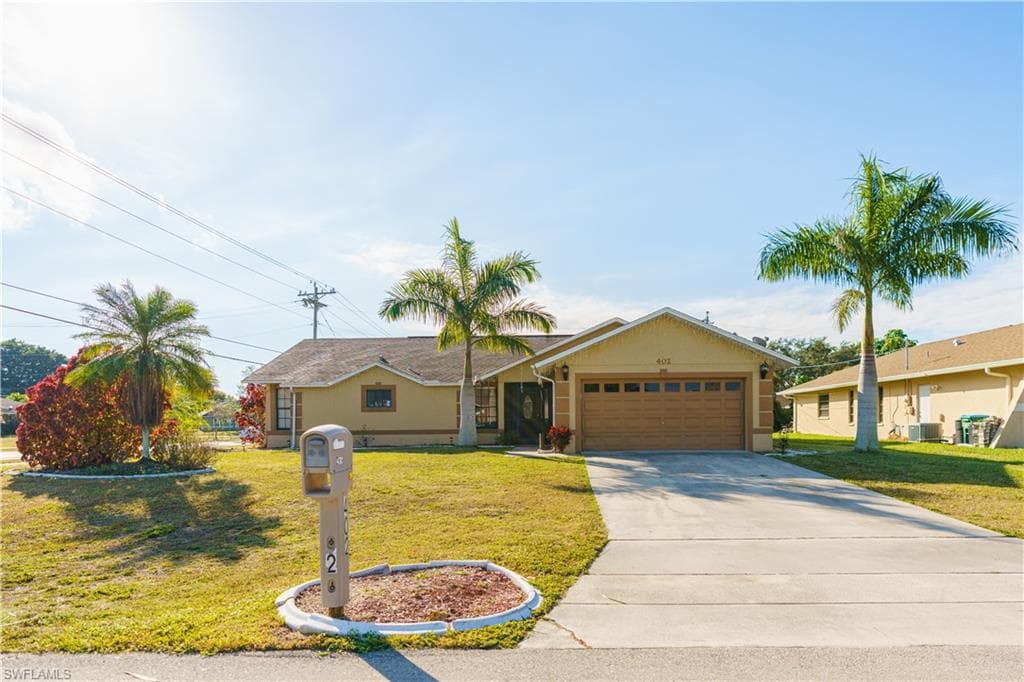402 SW 43rd TER CAPE CORAL, FL 33914
