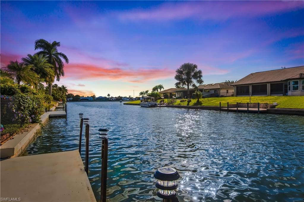 208 20th PL CAPE CORAL, FL 33990