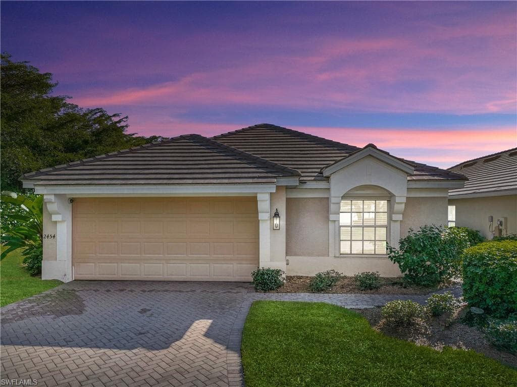 2454 Greendale PL CAPE CORAL, FL 33991