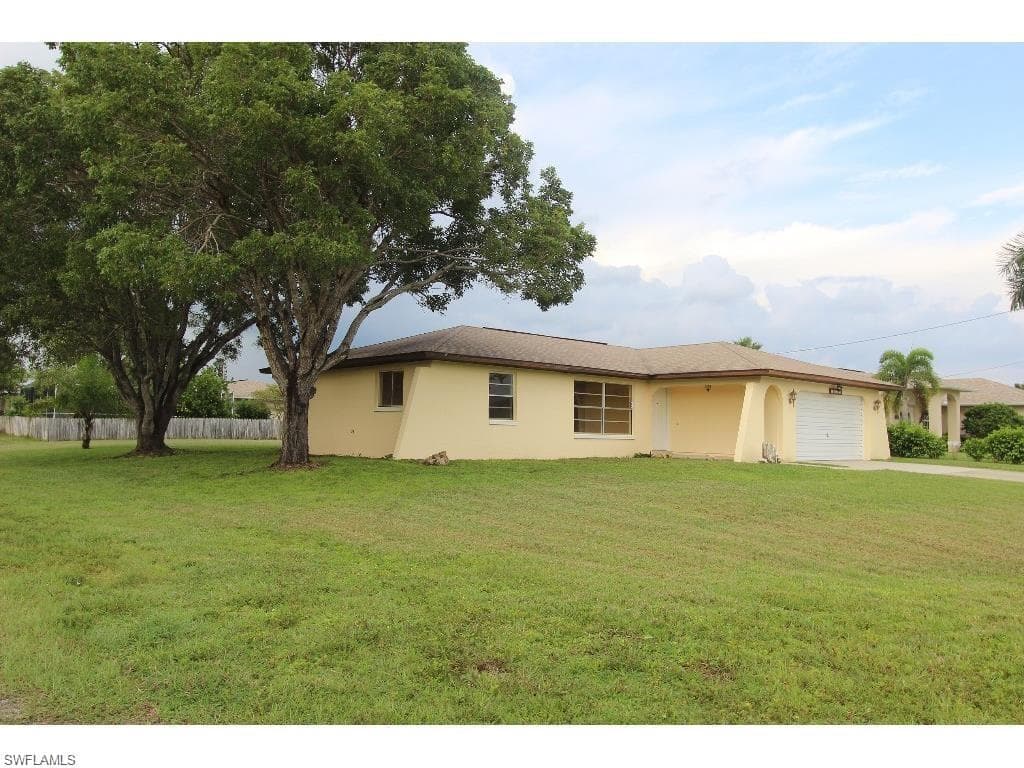 1103 SE 19th ST CAPE CORAL, FL 33990