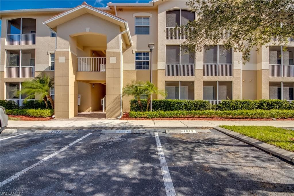 9015 Colby DR 2011 FORT MYERS, FL 33919