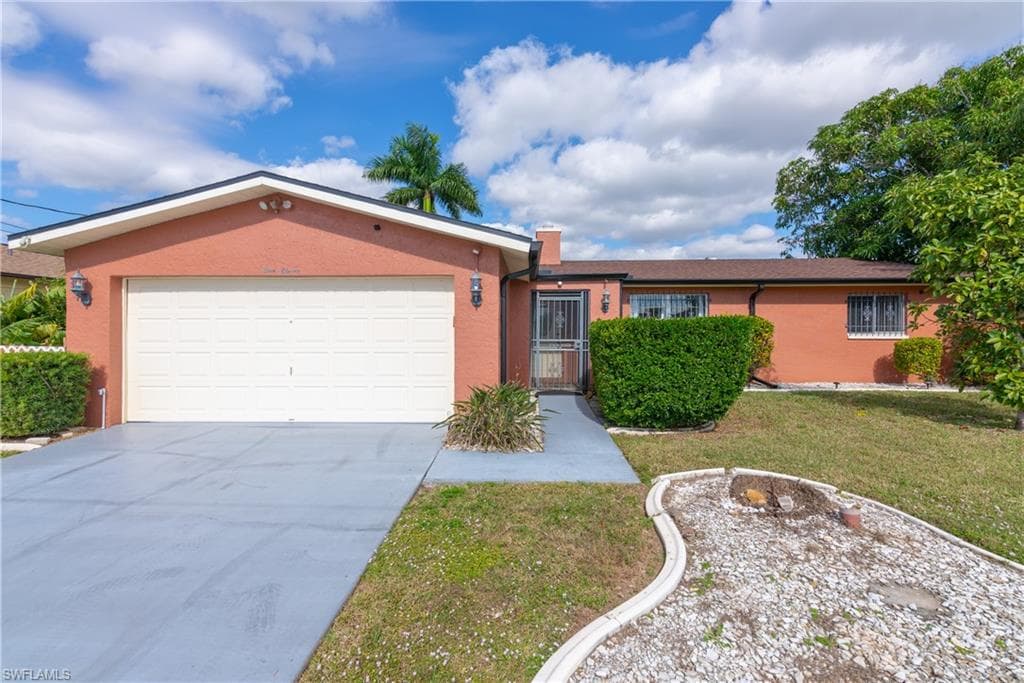 111 SW 39th ST CAPE CORAL, FL 33914