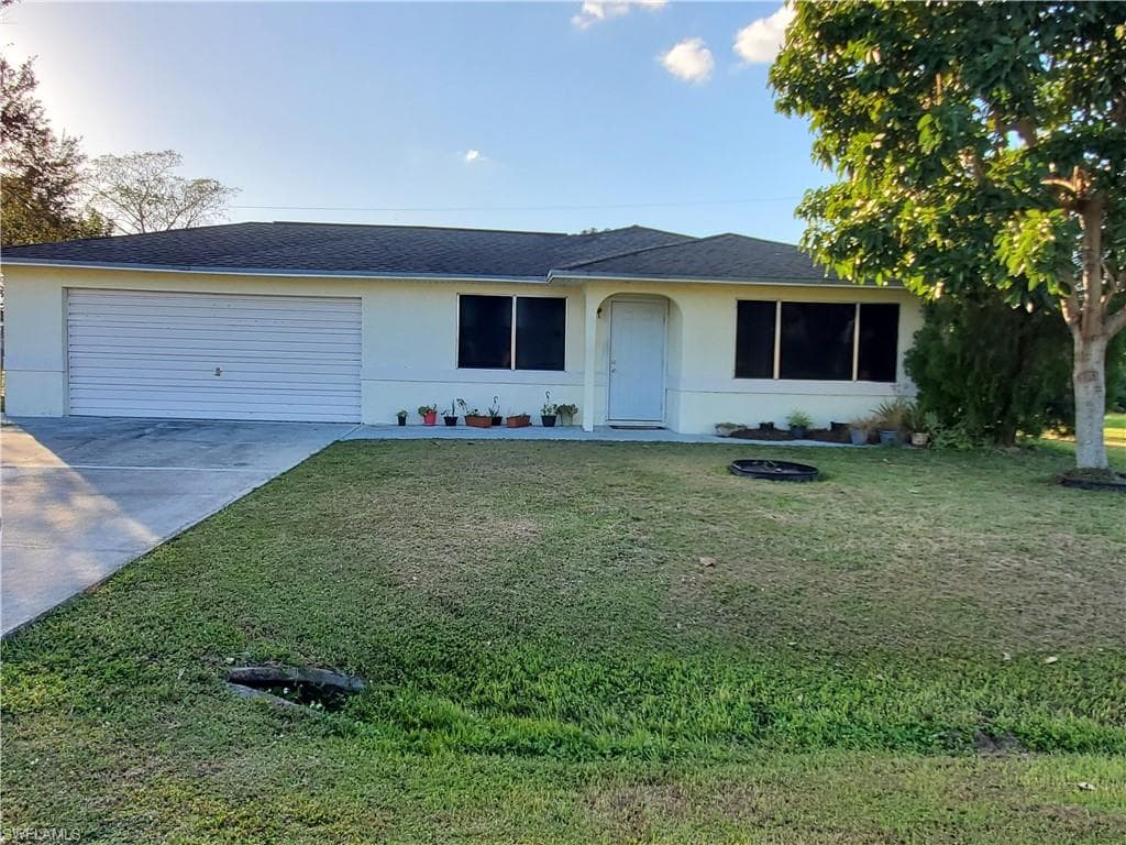 113 Florida RD LEHIGH ACRES, FL 33936