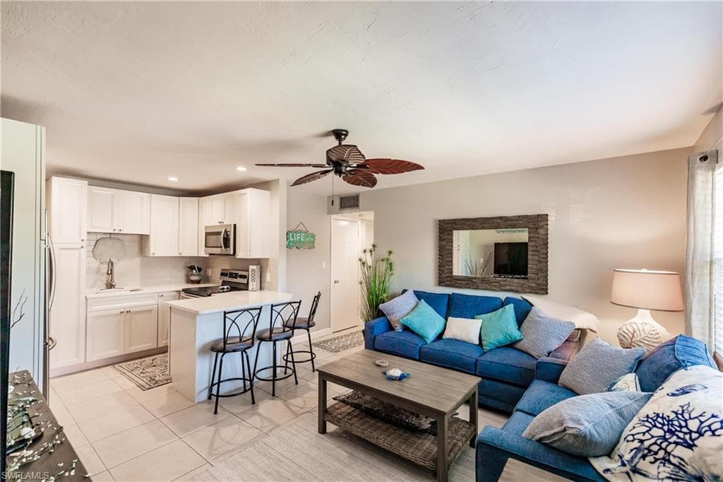 457 Tallwood ST 204 MARCO ISLAND, FL 34145