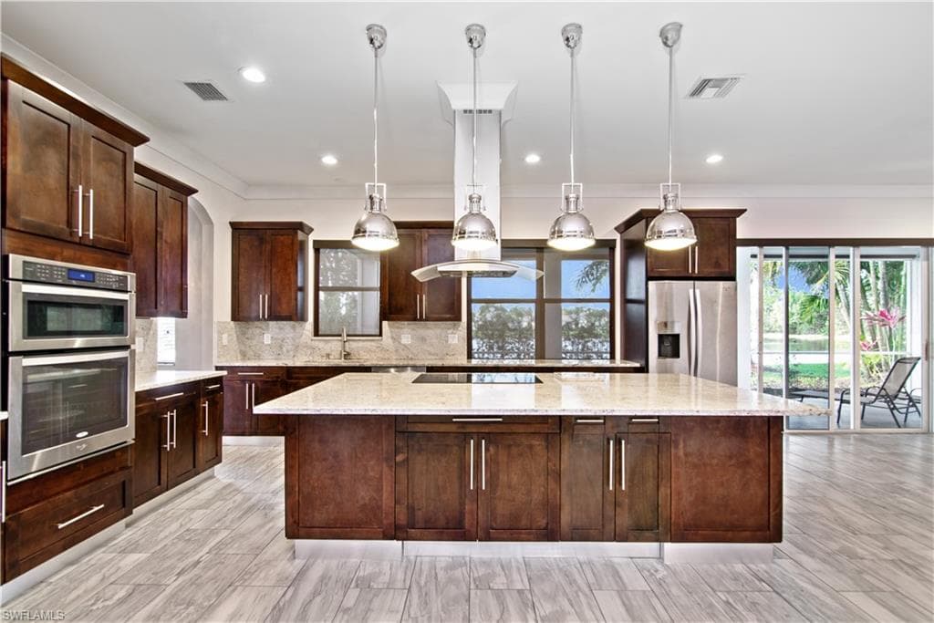 3036 Lake Manatee CT CAPE CORAL, FL 33909