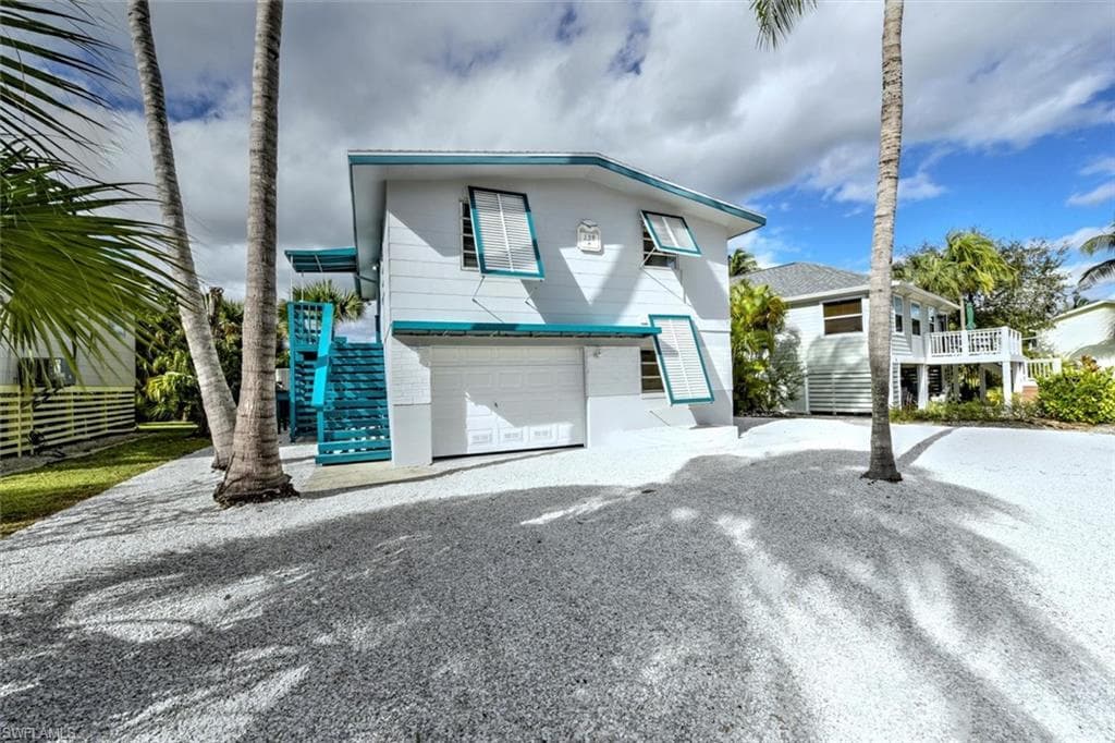139 Coconut DR FORT MYERS BEACH, FL 33931