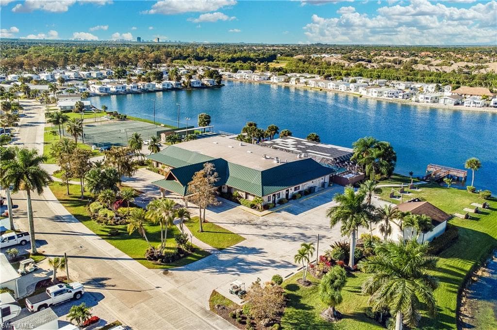 218 Cheetah DR 218 NAPLES, FL 34114
