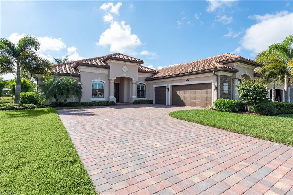 9473 Carmini CT NAPLES, FL 34114