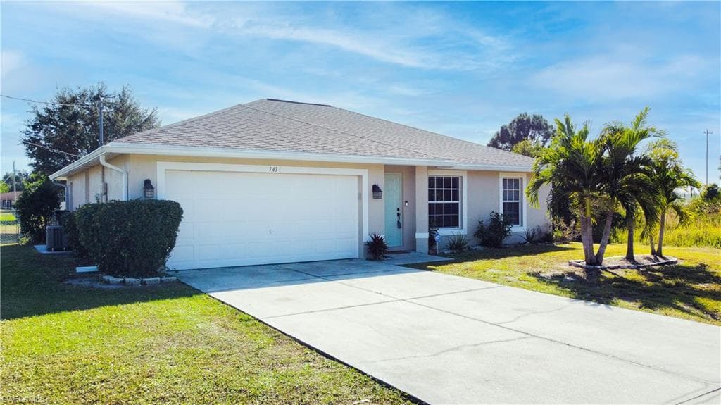 143 Zenith CIR FORT MYERS, FL 33913