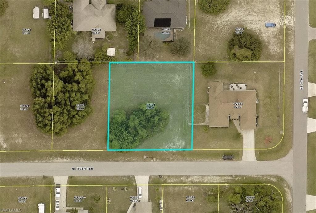 339 NE 29th TER CAPE CORAL, FL 33909