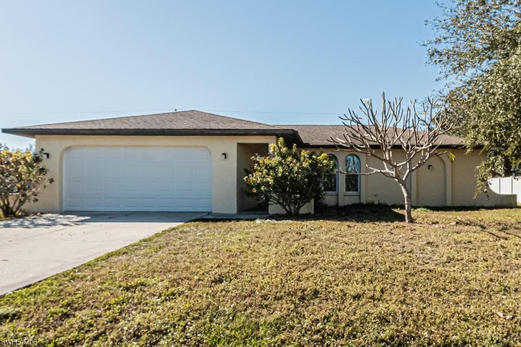 4104 9th PL CAPE CORAL, FL 33914