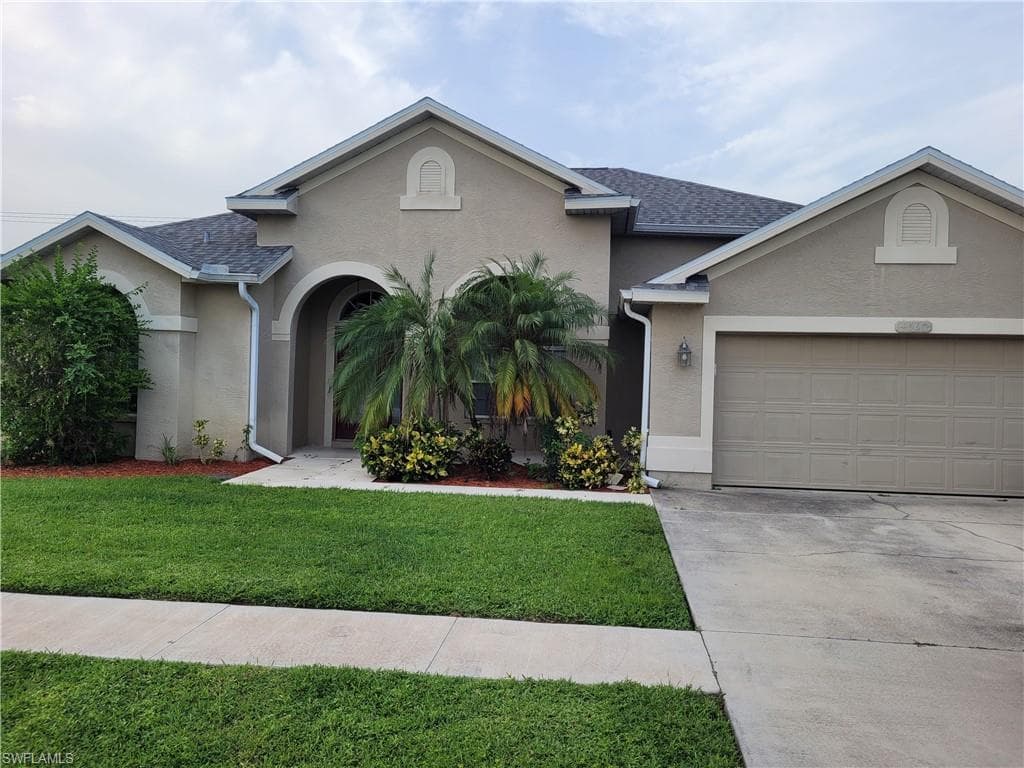 4560 Varsity CIR LEHIGH ACRES, FL 33971