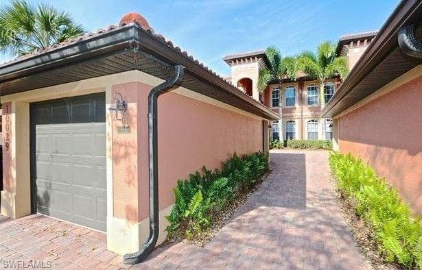10029 Heather LN 6-602 NAPLES, FL 34119