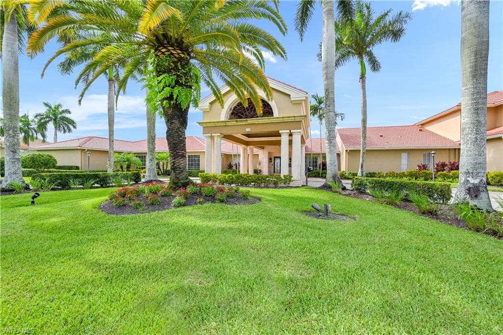 6655 Huntington Lakes CIR 202 NAPLES, FL 34119