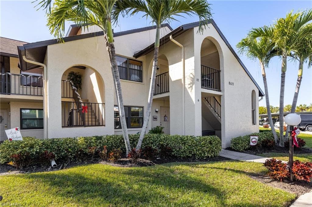 8411 Charter Club CIR 12 FORT MYERS, FL 33919