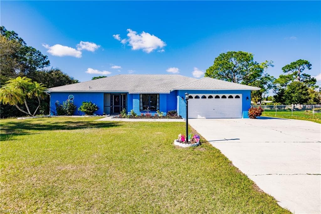 117 McArthur AVE LEHIGH ACRES, FL 33936