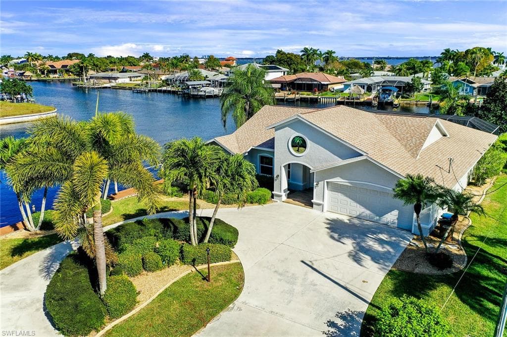 1925 33rd TER CAPE CORAL, FL 33904