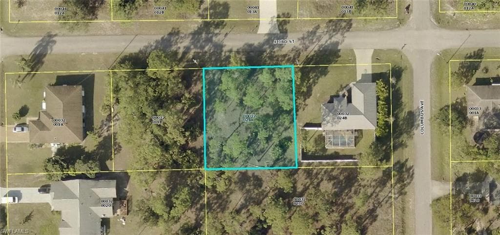 3004 E 3rd ST LEHIGH ACRES, FL 33936