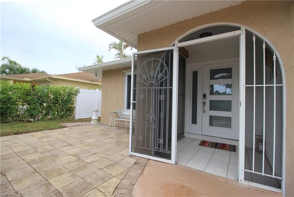 832 92nd AVE N NAPLES, FL 34108