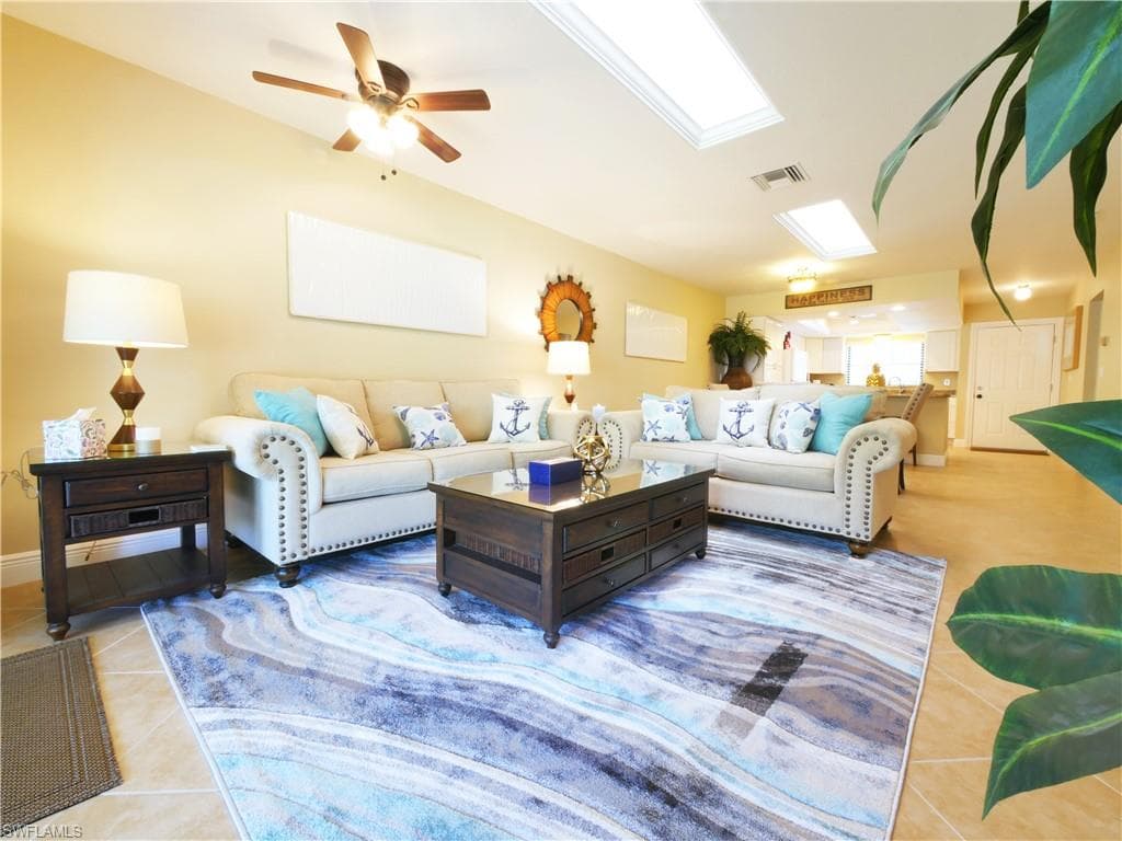 560 9th AVE S NAPLES, FL 34102